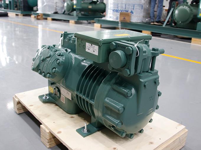 在選擇制冰機時，投資者應關(guān)注壓縮機的質(zhì)量