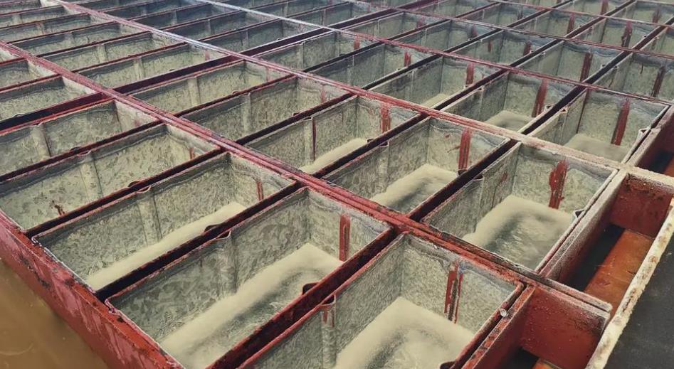 然而，制冰并非無本萬利的生意