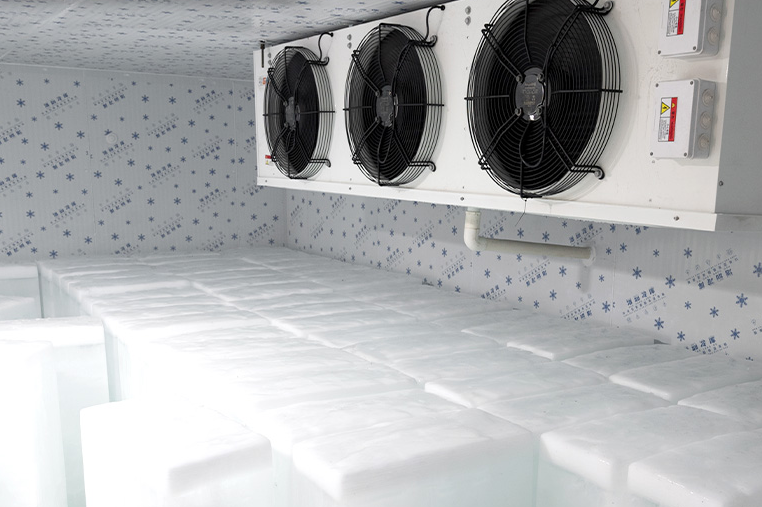 投資一臺日產(chǎn)能達(dá)100噸的制冰機(jī)是一項(xiàng)重大決策