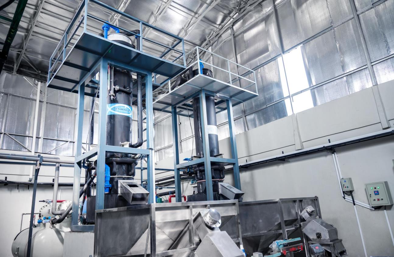 2臺日產(chǎn)量30噸管冰機